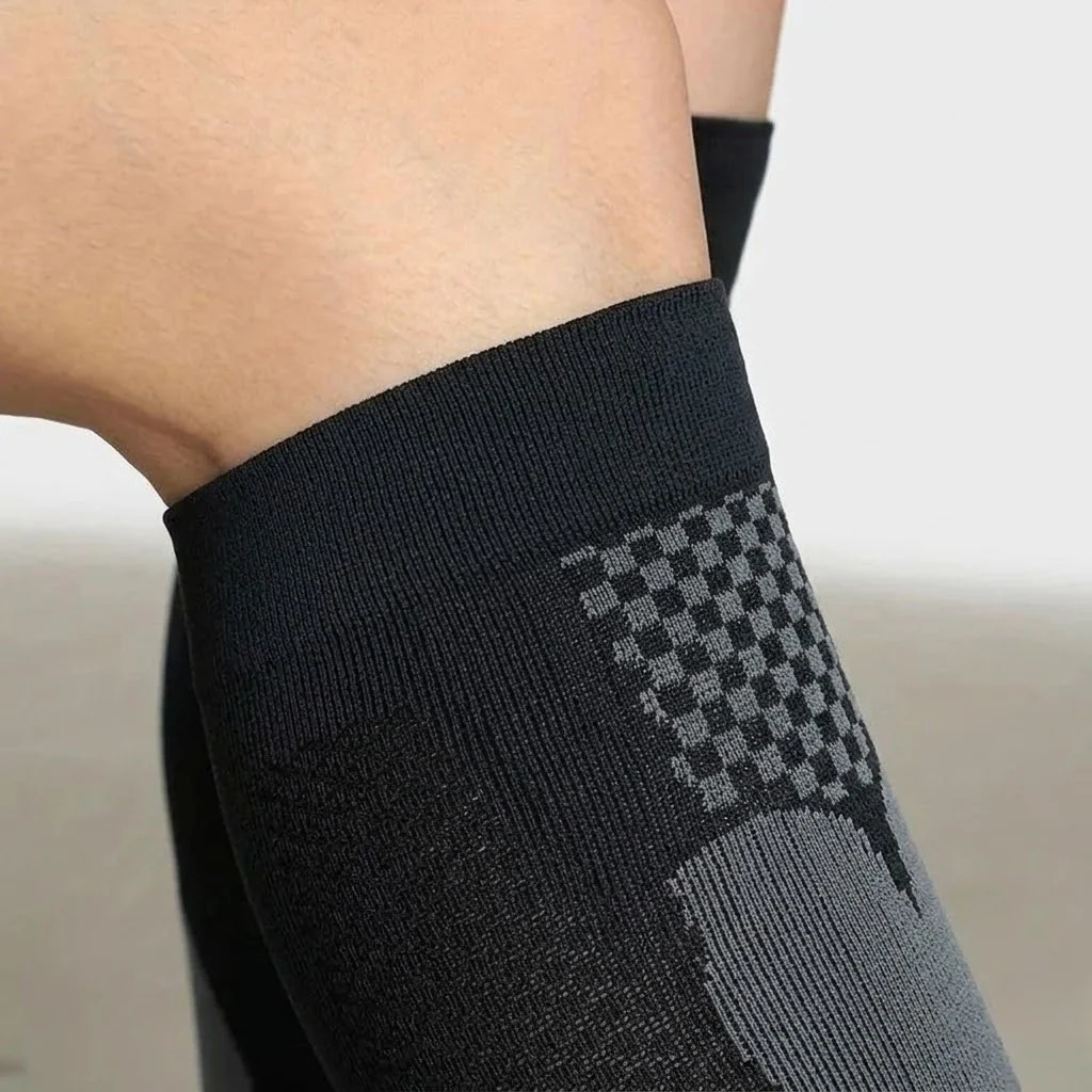 RUNNR Gradient Compression Socks (Pair) - Image 4
